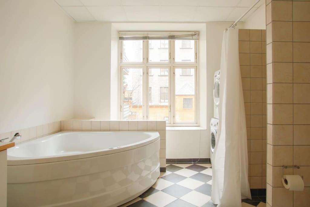 Large & Bright 3Br Apartment W Whirlpool Near Metro Копенхаген Екстериор снимка