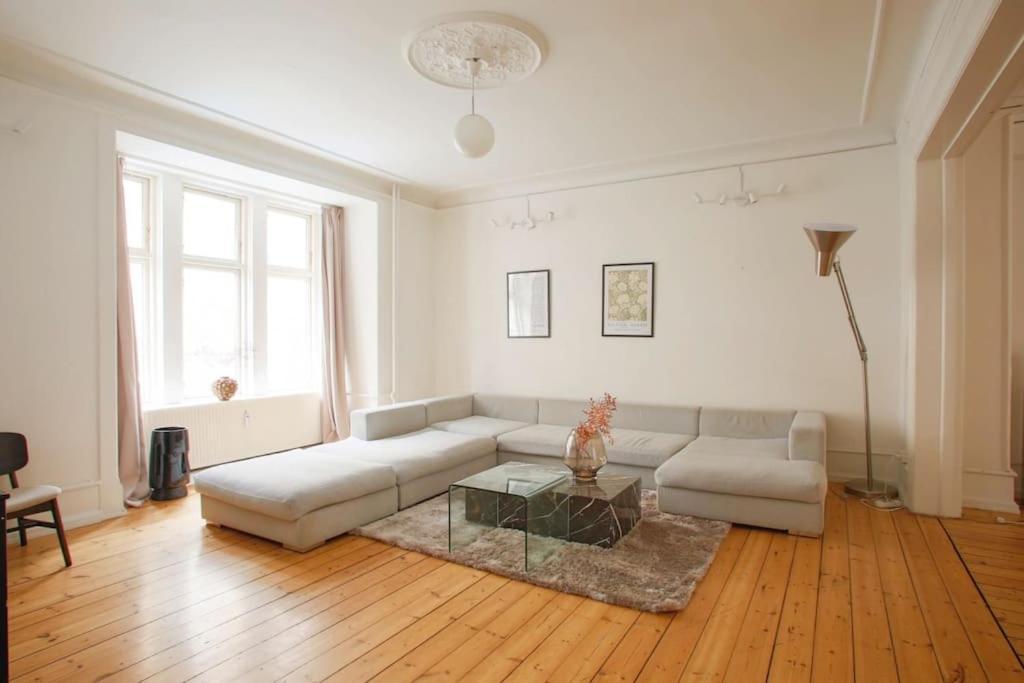 Large & Bright 3Br Apartment W Whirlpool Near Metro Копенхаген Екстериор снимка