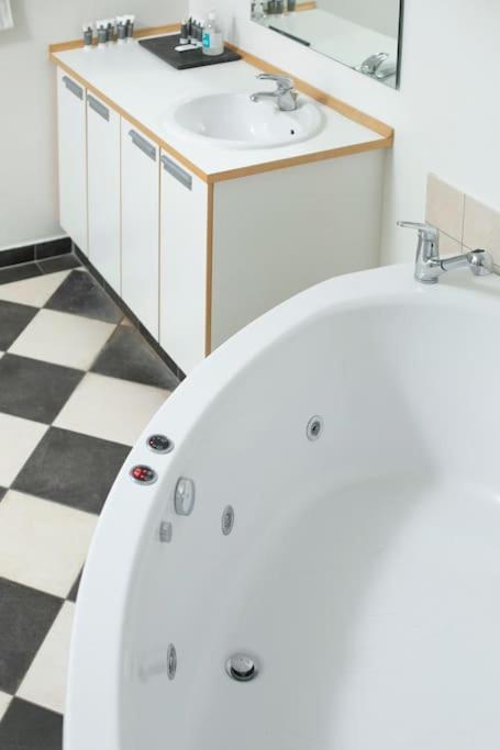 Large & Bright 3Br Apartment W Whirlpool Near Metro Копенхаген Екстериор снимка